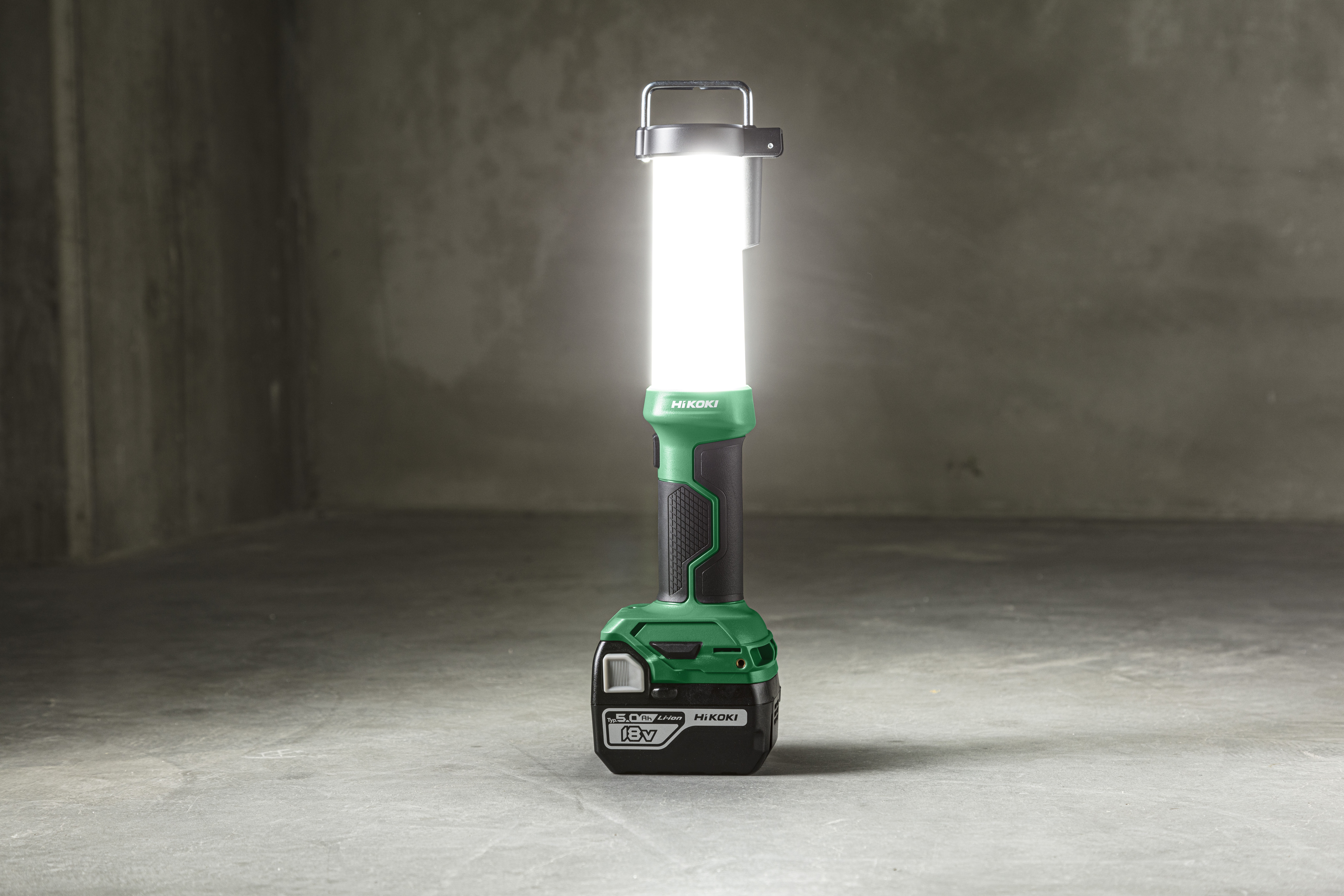 HiKOKI UB18DF(Basic) (Karton) Akku LED Lampe 750 / 320 Lm 0,4 Kg