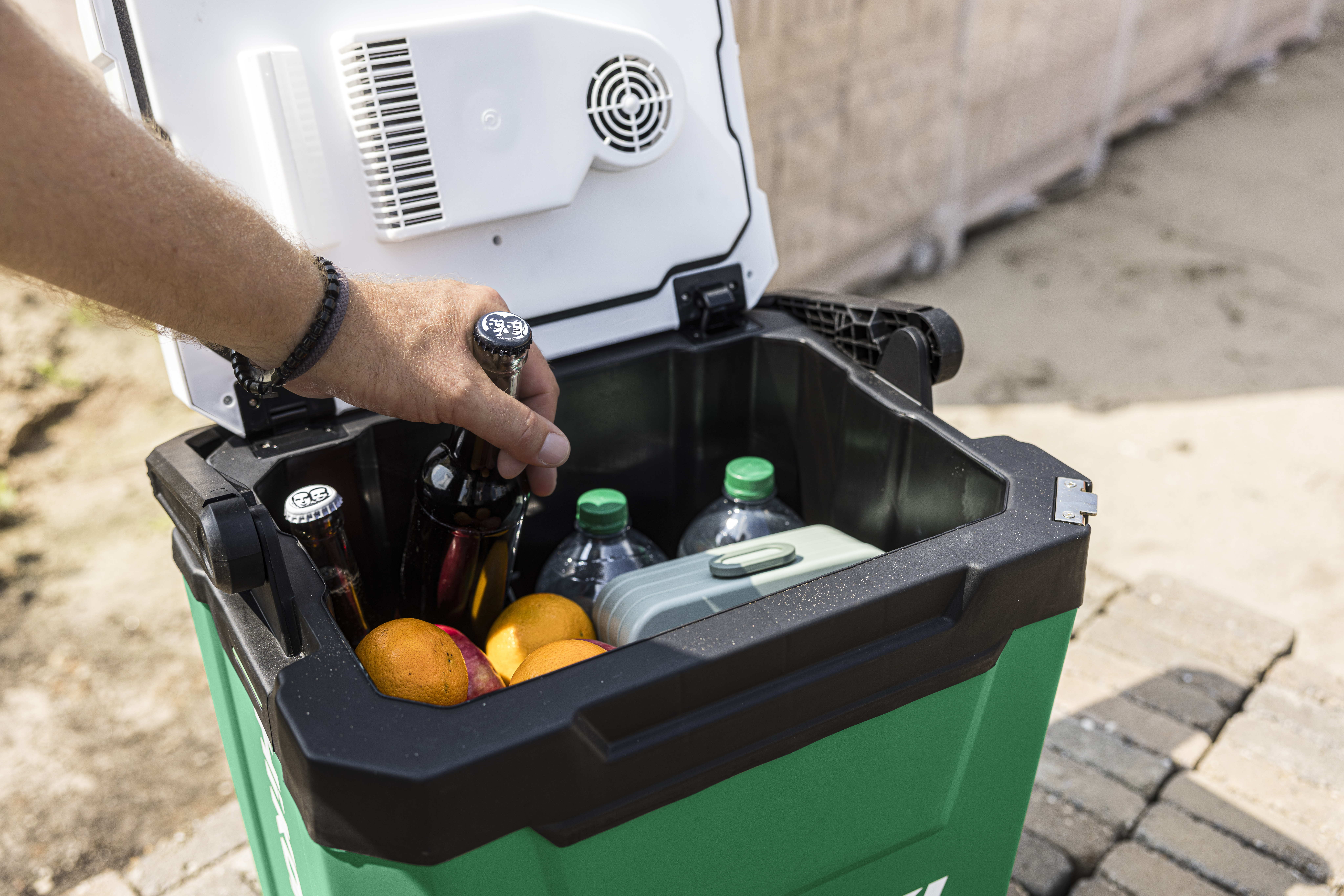 HiKOKI UL18DF(Basic) (Karton) Akku-Kühl-und Wärmebox