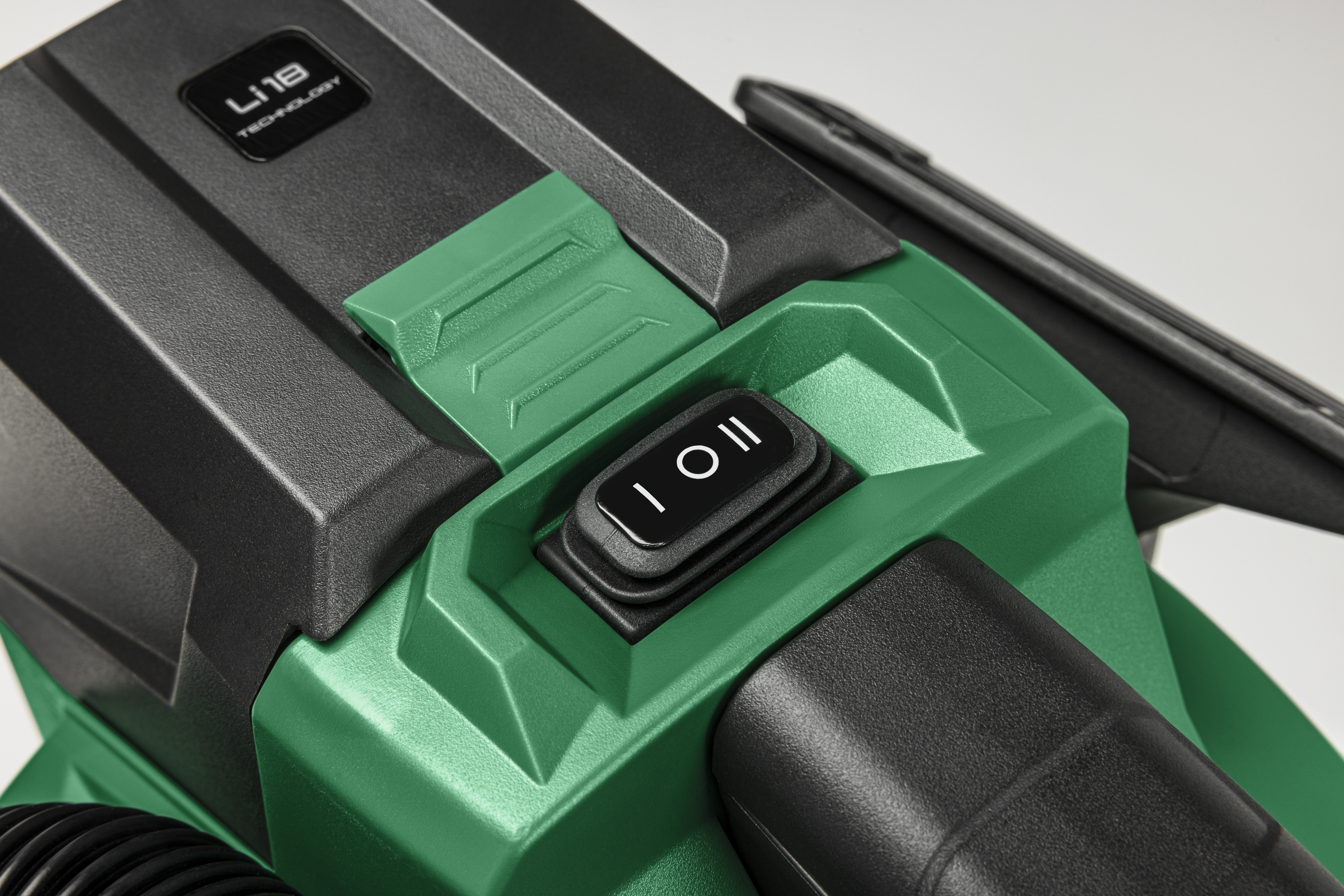 HiKOKI RP18DLA (Karton) 6 Liter, L Klasse Akku-Nass/Trockensauger 3,8 Kg