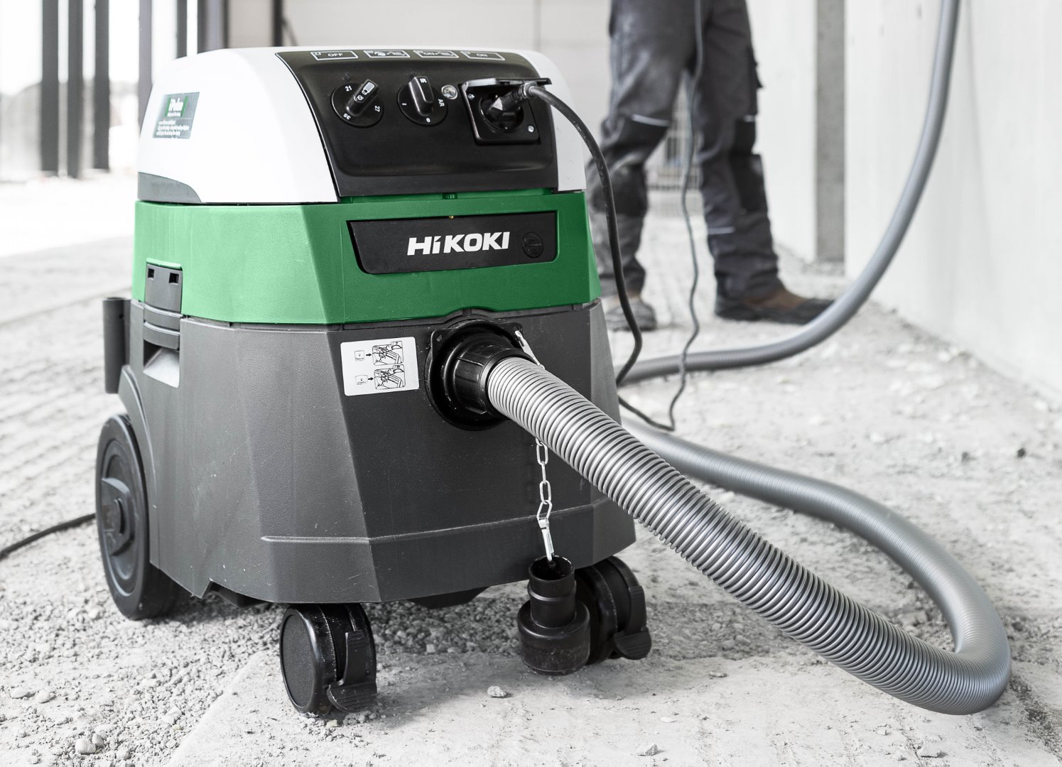 HiKOKI RP250YDM (Karton) (25 Liter, M Klasse) Nass- und Trockensauger 12,7 Kg Ein- /Ausschaltautomatik für Werkzeuge 1400W