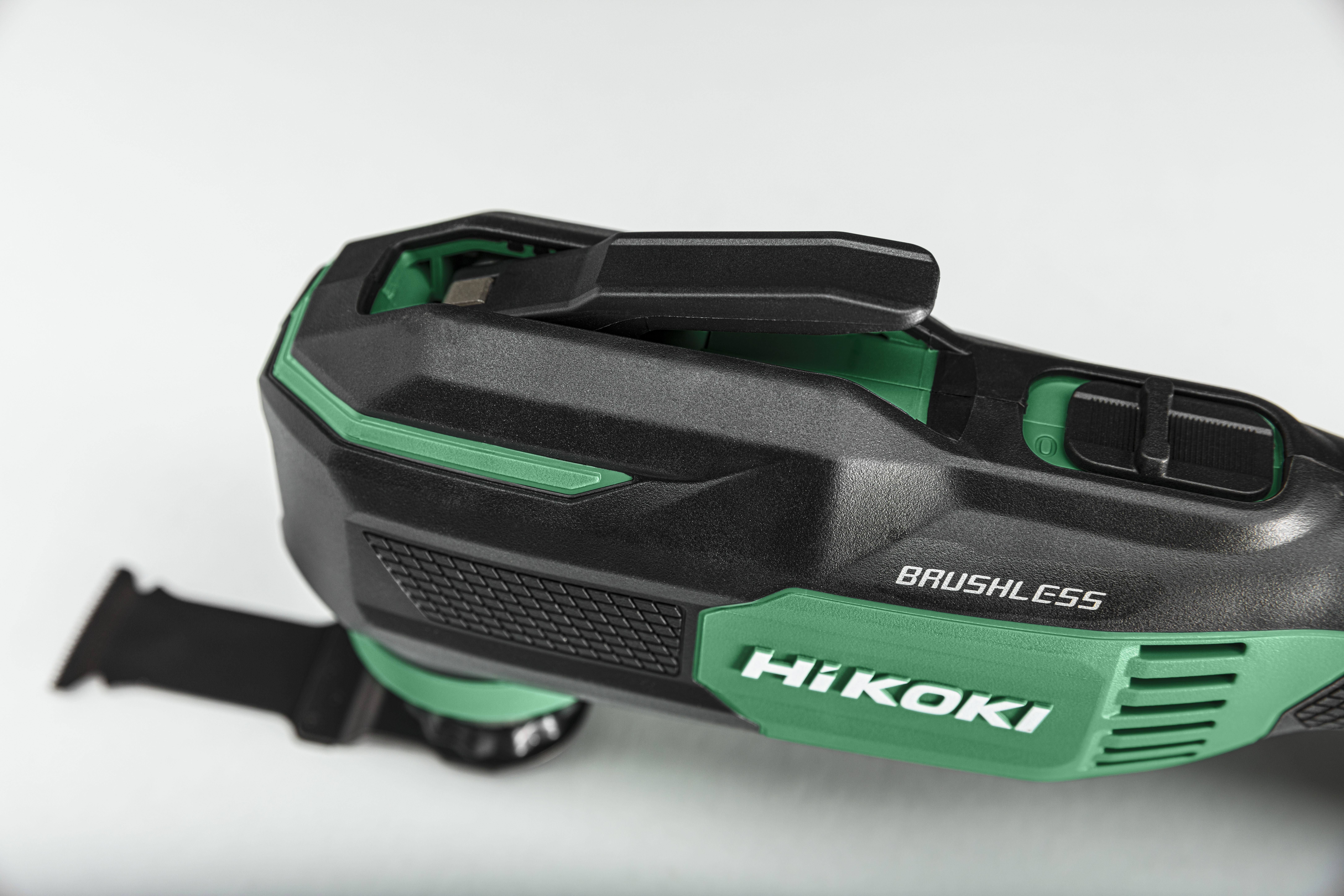 HiKOKI CV18DA(2.0) (HSC II) Akku Multi Tool inkl. Akkus und Ladegerät  brushless 1,3 Kg