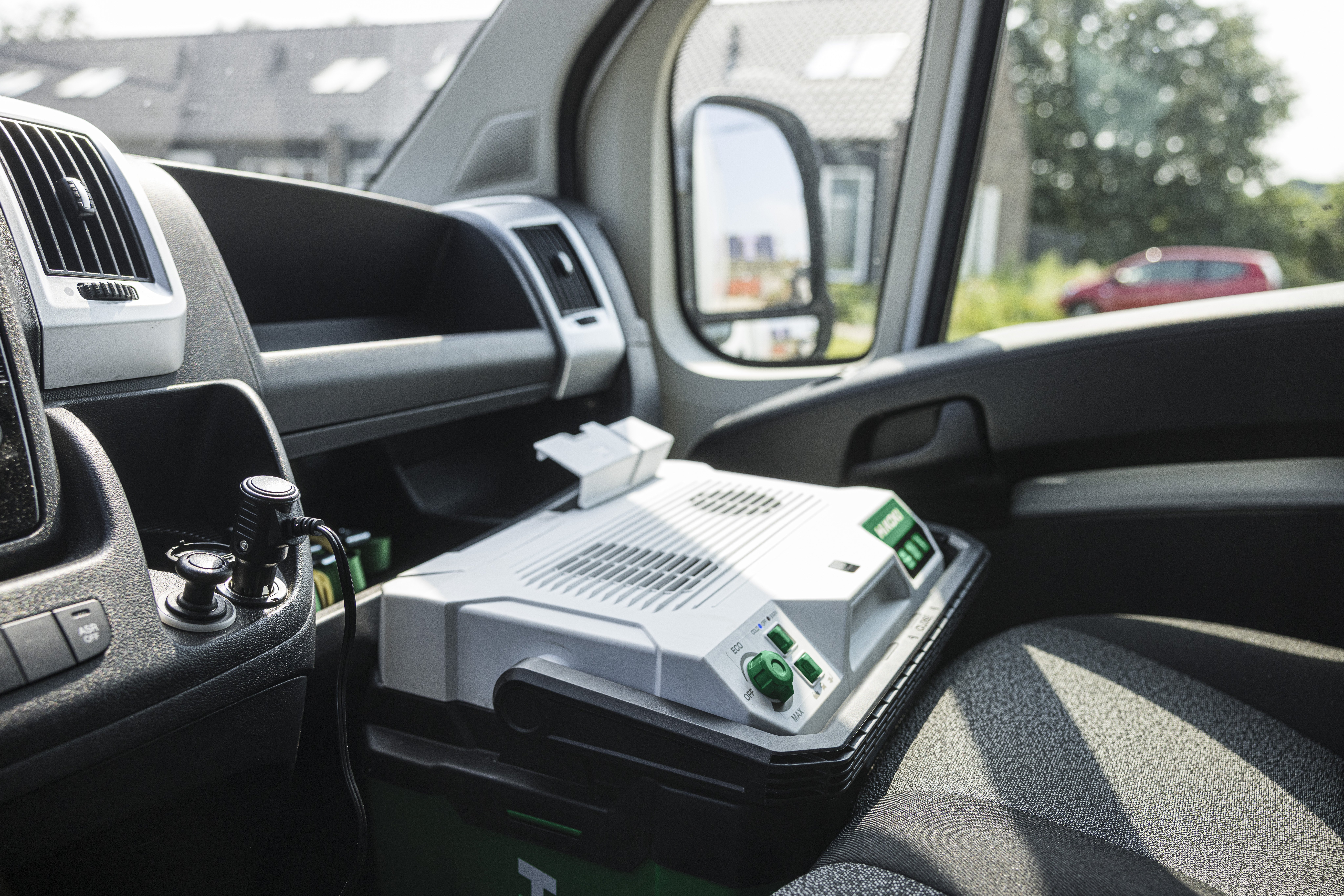 HiKOKI UL18DF(Basic) (Karton) Akku-Kühl-und Wärmebox