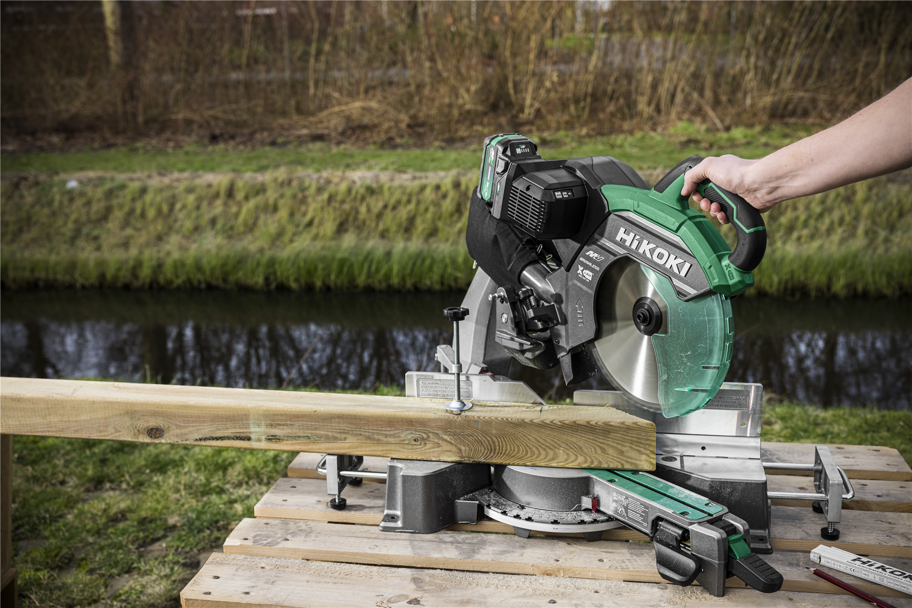 HiKOKI C3612DRA(Basic) (Karton) Akku Panelsäge 107x312mm 25,0 Kg