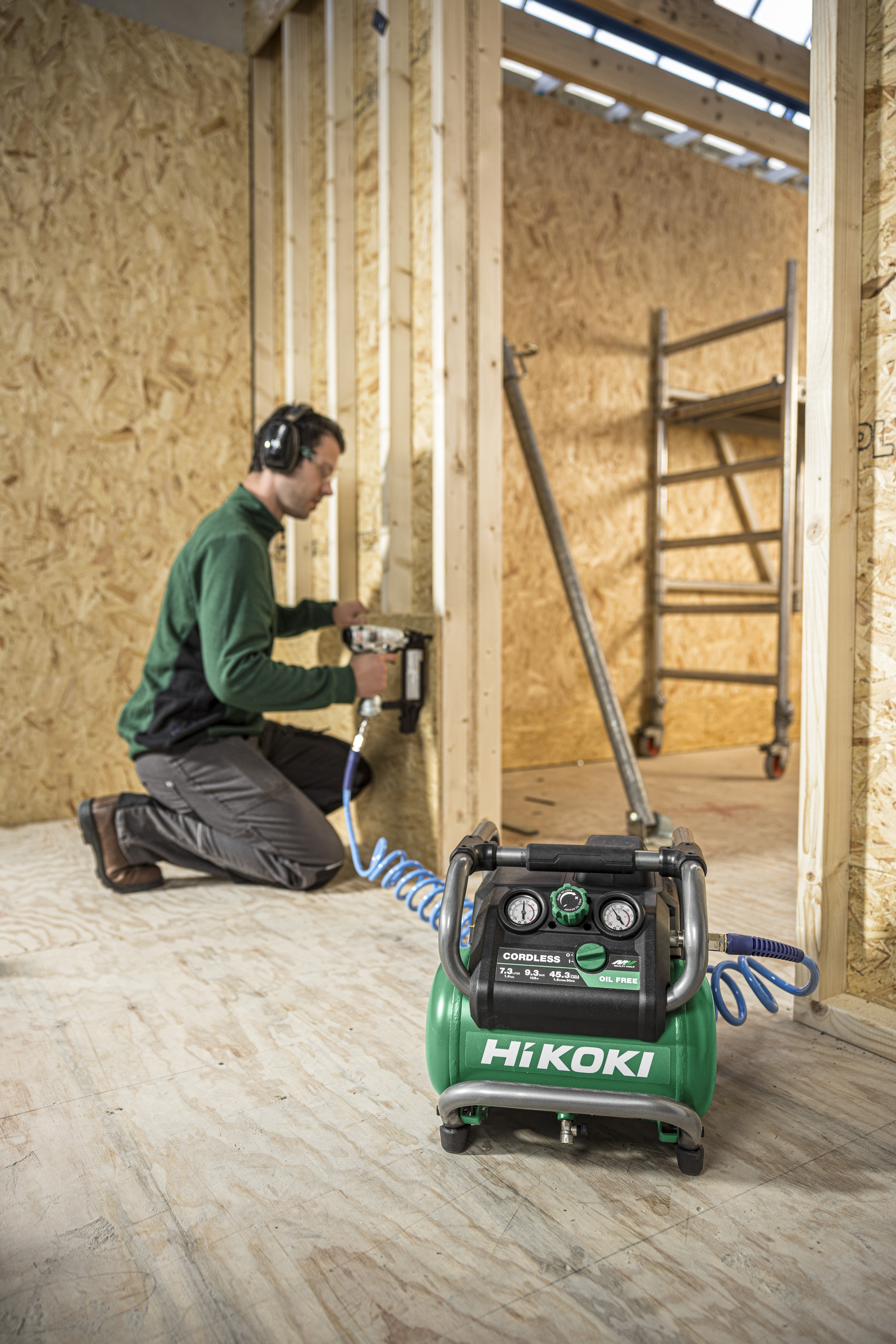 HiKOKI EC36DA(Basic) (Karton) Akku Kompressor 120 L 9,3 bar 13,4 Kg